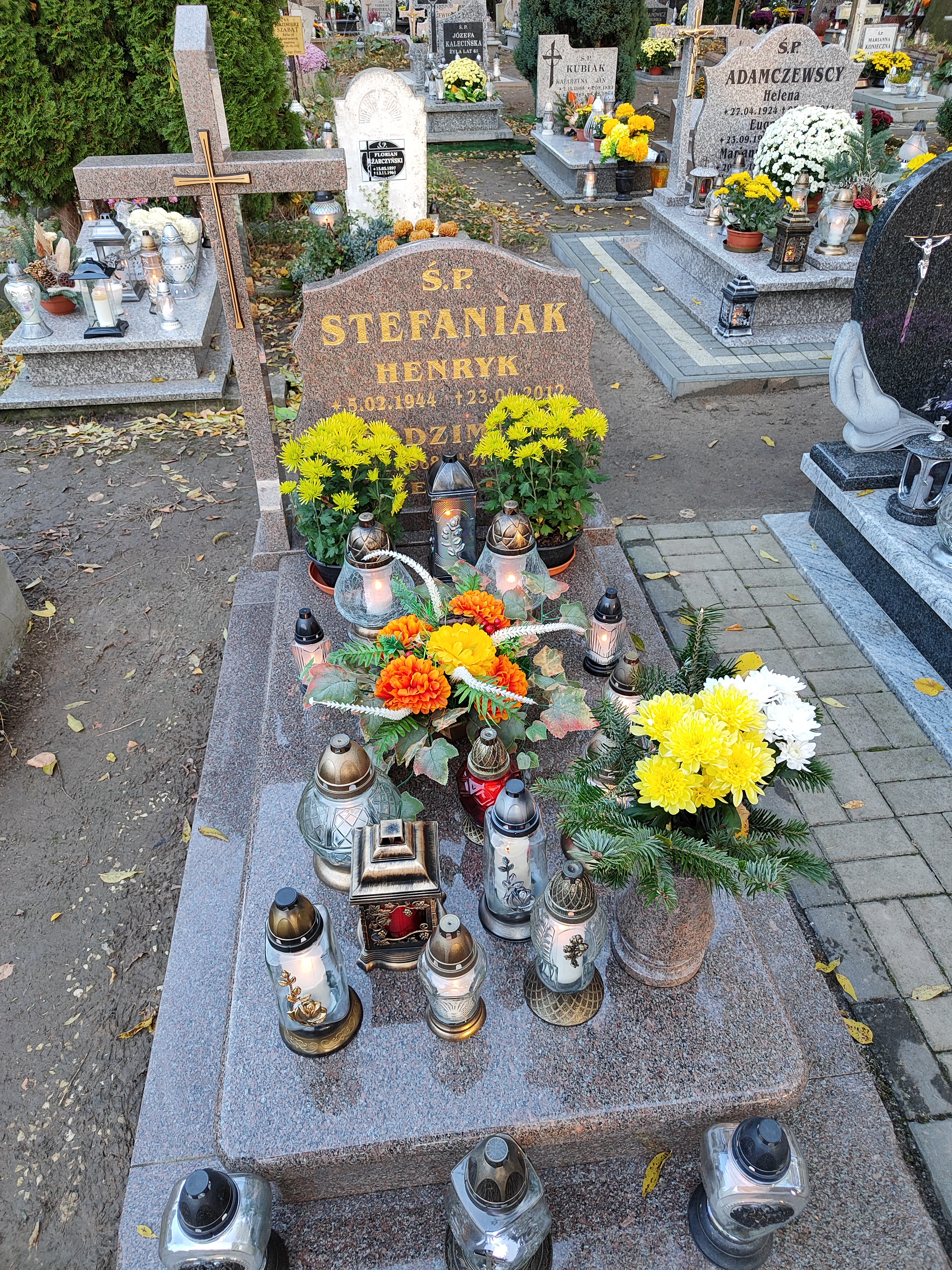 Grób HENRYK STEFANIAK 