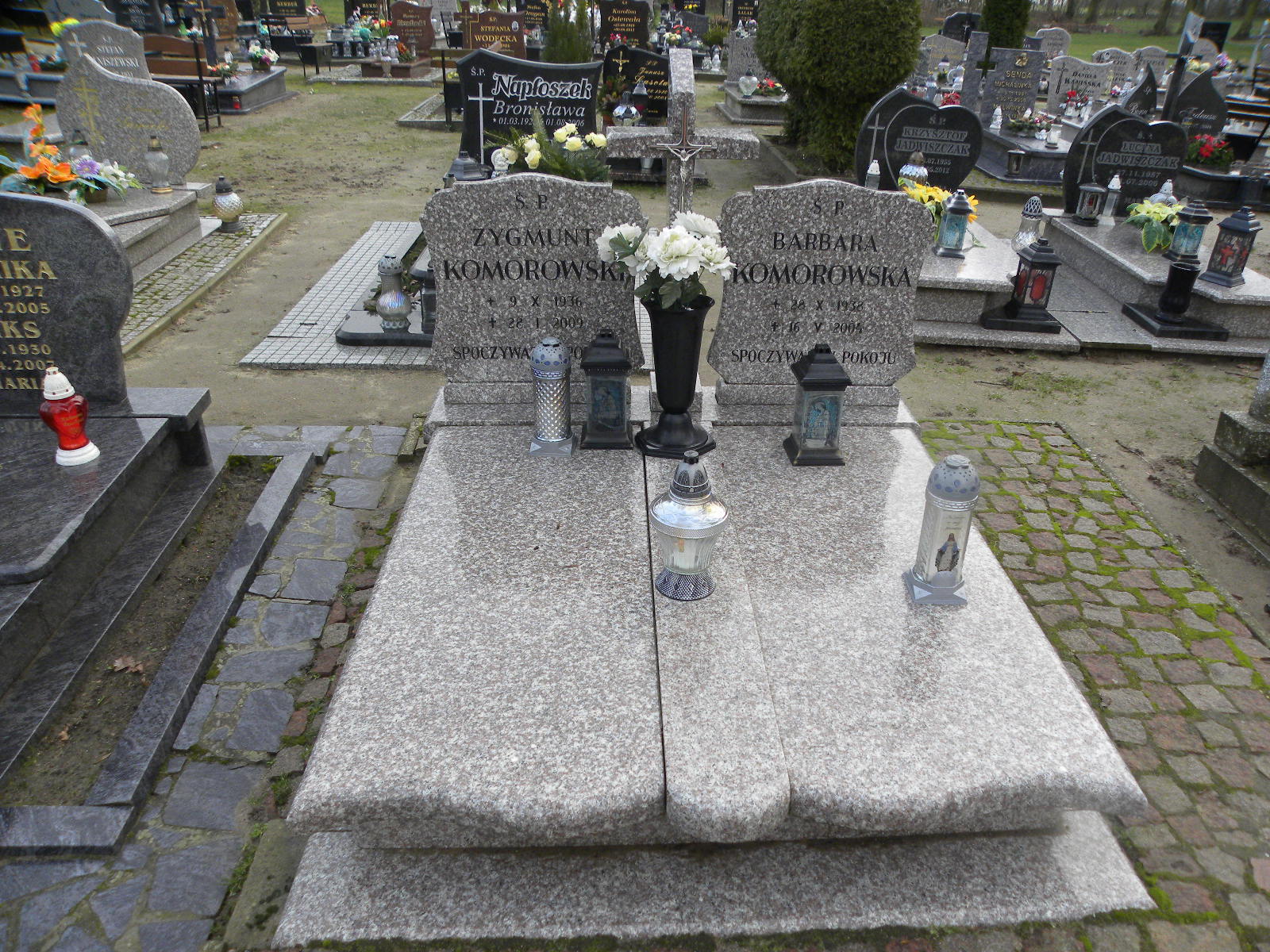 Barbara KOMOROWSKA 1938 Banie - Grobonet - Wyszukiwarka osób pochowanych